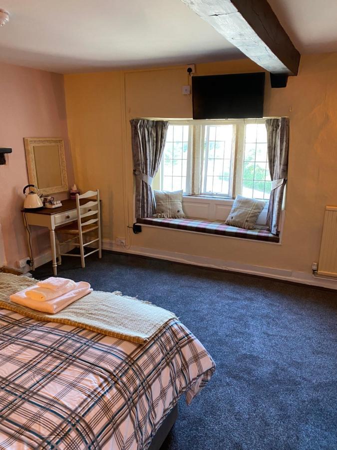 Bear Inn - Bisley Bisley  Dış mekan fotoğraf