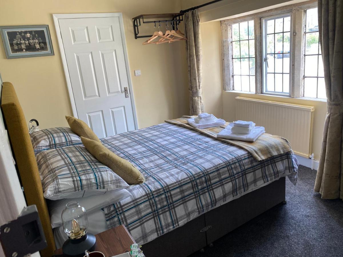 Bear Inn - Bisley Bisley  Dış mekan fotoğraf
