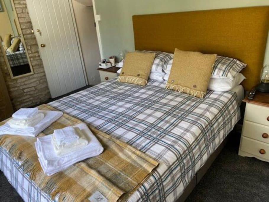 Bear Inn - Bisley Bisley  Dış mekan fotoğraf