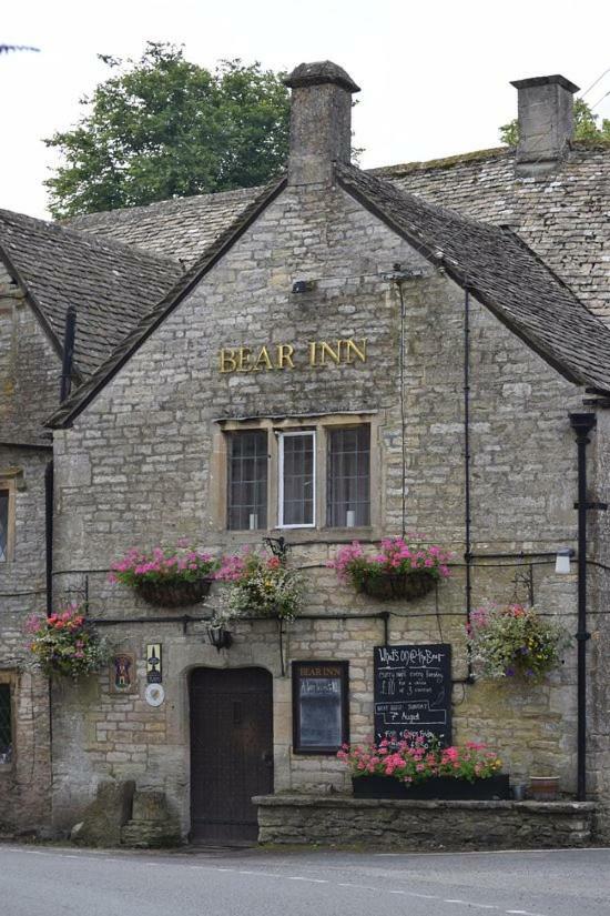 Bear Inn - Bisley Bisley  Dış mekan fotoğraf